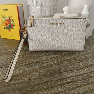 NWOT Michael Kors Jet Set Large Double Zip Wallet Wristlet